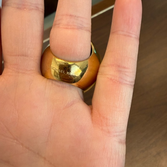 Michael Kors Gold and Tortoiseshell Statement Ring - Picture 5 of 6